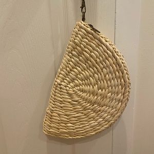 Summery Straw Clutch